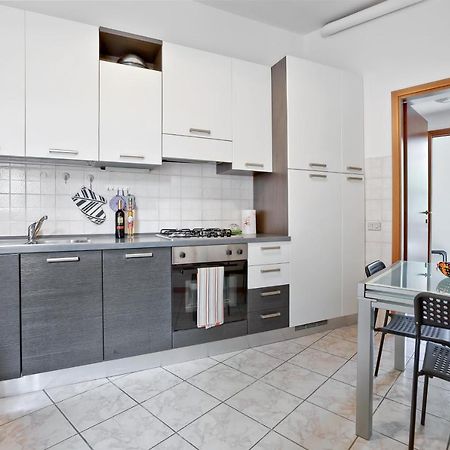 Cenisio Brilliant Flat Apartment Milan Bagian luar foto