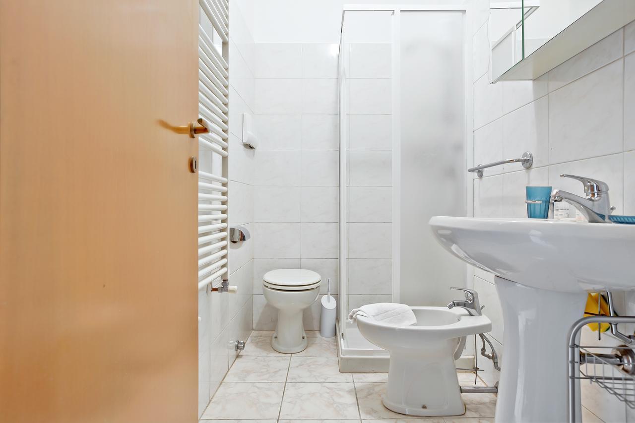 Cenisio Brilliant Flat Apartment Milan Bagian luar foto