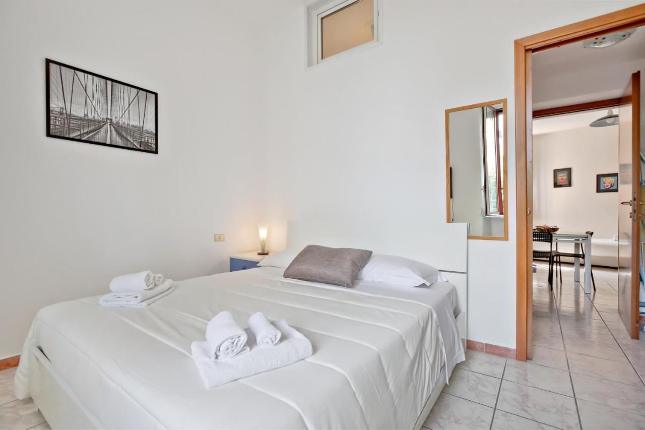 Cenisio Brilliant Flat Apartment Milan Bagian luar foto