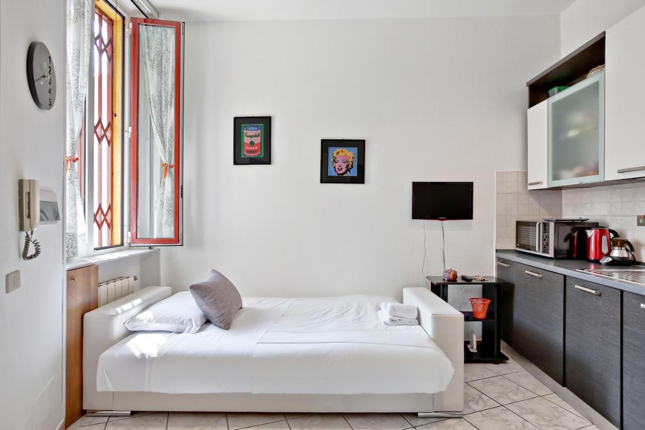 Cenisio Brilliant Flat Apartment Milan Bagian luar foto